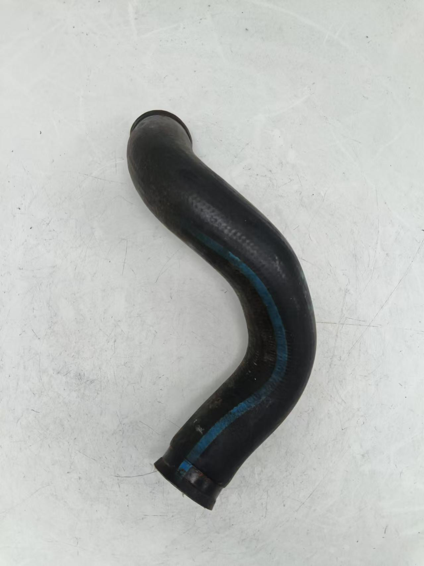 05-32501-000 Upper Radiator Coolant Hose for Freightliner DD15 DD16 NGC