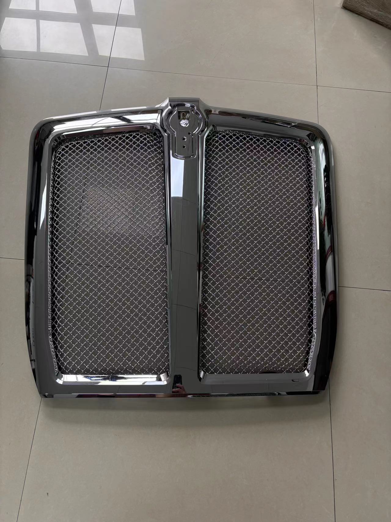 Chrome Front Grille with Bug Screen for Kenworth T680 Next Gen 2022+ – Replaces OEM L29-6155-100 / L45-6064-110